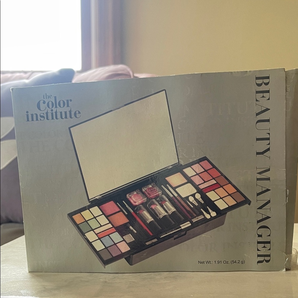 New! Y2K Color Institute Beauty Manager Eyeshadow Palette - Multi-Color